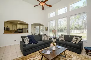 14 Guinevere Pl, Conroe, TX 77384 - Photo 12