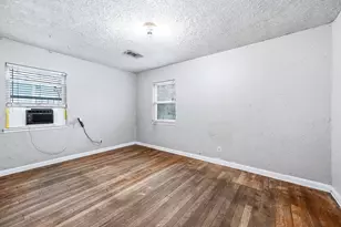 745 Kyle St, Angleton, TX 77515 - Photo 12