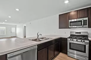 8807 Bar Hbr Dr, Baytown, TX 77521 - Photo 4