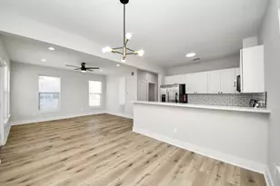 819 E 40th St, Houston, TX 77022 - Photo 12