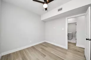 819 E 40th St, Houston, TX 77022 - Photo 20