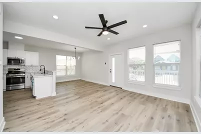 819 E 40th Street, Houston, TX 77022 - Photo 10