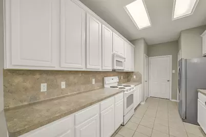 171 N Burberry Park Circle, The Woodlands, TX 77382 - Photo 8