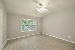 171 N Burberry Park Cir, The Woodlands, TX 77382 - Photo 18