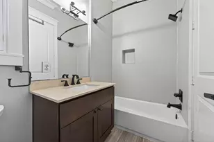 823 W 21st St, Houston, TX 77008 - Photo 20
