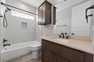 823 W 21st St, Houston, TX 77008 - Photo 32