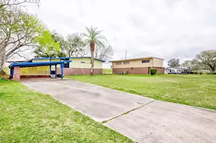 4600 Lakeshore Dr, Port Arthur, TX 77642 - Photo 2