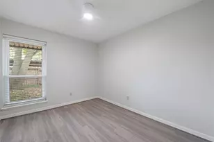 11805 Southlake Dr, Houston, TX 77077 - Photo 8