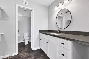 12111 Lemon Ridge Ln, Houston, TX 77035 - Photo 14