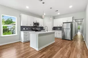 819 Junction Ave, Cleveland, TX 77328 - Photo 2