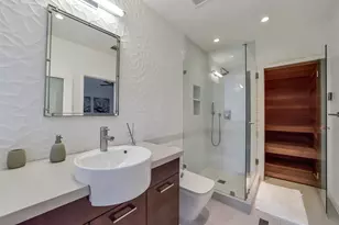 210 Pine Hollow Ln, Houston, TX 77056 - Photo 16
