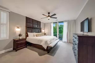 210 Pine Hollow Ln, Houston, TX 77056 - Photo 10