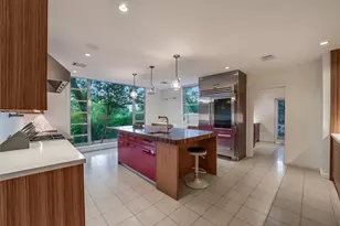 210 Pine Hollow Ln, Houston, TX 77056 - Photo 6