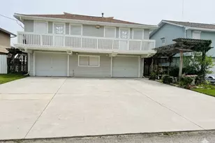 662 Warsaw St, Galveston, TX 77563 - Photo 1