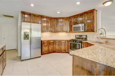 519 N Marathon Way, Stafford, TX 77477 - Photo 8