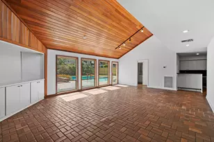 365 Piney Point Rd, Houston, TX 77024 - Photo 26