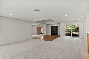 365 Piney Point Rd, Houston, TX 77024 - Photo 6