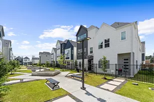 8302 Springwood Cyn Ln, Houston, TX 77055 - Photo 36