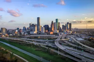 8302 Springwood Cyn Ln, Houston, TX 77055 - Photo 44