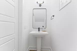 8302 Springwood Cyn Ln, Houston, TX 77055 - Photo 18