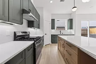 951 Highland Lgt Ln, Houston, TX 77091 - Photo 8