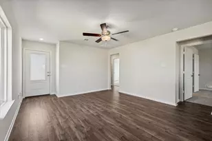 10410 Red Cardinal Dr, Cleveland, TX 77328 - Photo 4