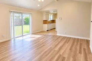 4749 E Ridge Creek Dr, Houston, TX 77053 - Photo 2