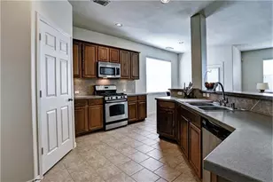 4502 Aspen Leaf Ln, Humble, TX 77396 - Photo 4