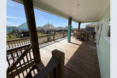 2291 Lobster, Crystal Beach, TX 77650 - Photo 4