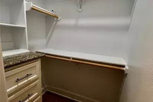 312 Mission Ln, Houston, TX 77011 - Photo 10