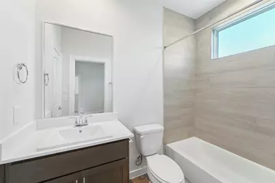 1013 Erin Street #V, Houston, TX 77009 - Photo 14