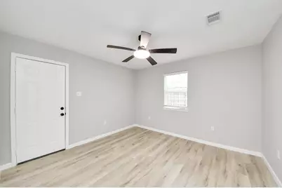 5212 Willowview Drive, Baytown, TX 77521 - Photo 20