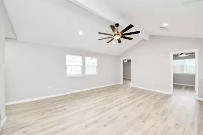 5212 Willowview Drive, Baytown, TX 77521 - Photo 8