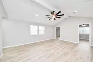 5212 Willowview Dr, Baytown, TX 77521 - Photo 8
