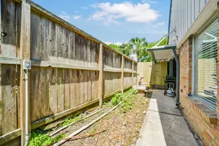 10815 Cranbrook Rd, Houston, TX 77042 - Photo 24