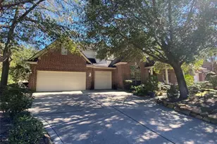 94 E Fairbranch Cir, The Woodlands, TX 77382 - Photo 2