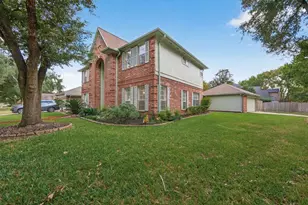 2431 Parkwood Ln Ln, Sugar Land, TX 77479 - Photo 2