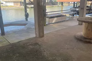 1826 Port O' Call St, Tiki Island, TX 77554 - Photo 4