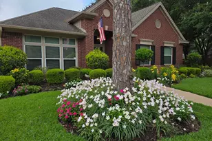 13902 Mill Garden Ct, Houston, TX 77059 - Photo 2