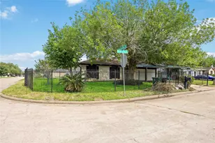 12703 Redfern Dr, Houston, TX 77048 - Photo 28