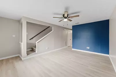 2521 Crosstimbers Street #2, Huntsville, TX 77320 - Photo 4