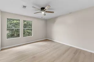 2521 Crosstimbers St, Huntsville, TX 77320 - Photo 8