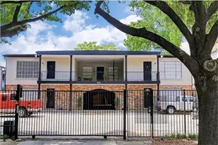 415 Hawthorne St, Houston, TX 77006 - Photo 2
