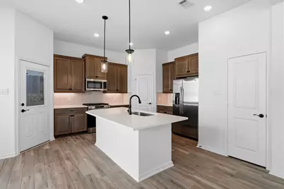 110 West Coralburst Loop, Montgomery, TX 77316 - Photo 4