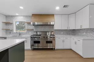 10514 Emnora Ln, Houston, TX 77043 - Photo 12