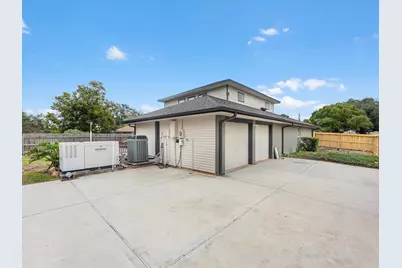 10514 Emnora Lane, Houston, TX 77043 - Photo 48