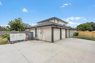 10514 Emnora Ln, Houston, TX 77043 - Photo 48