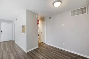 11715 S Glen Dr, Houston, TX 77099 - Photo 6