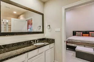9607 Pemberton Trce, Houston, TX 77025 - Photo 8