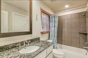 9607 Pemberton Trce, Houston, TX 77025 - Photo 12